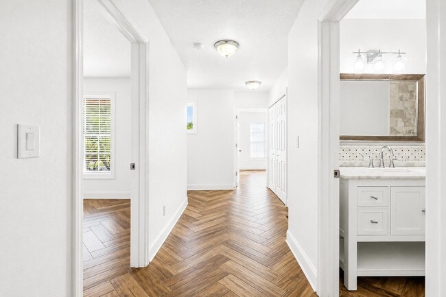 Building Photo - 350 SW 8th St