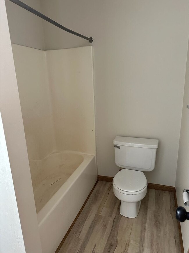 Building Photo - 3 bedroom, 3.5 bathroom, remodeled Southside townhome