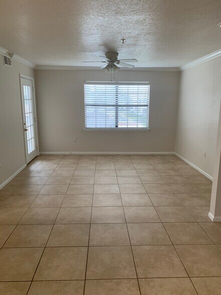 Building Photo - 805 Boardwalk Dr