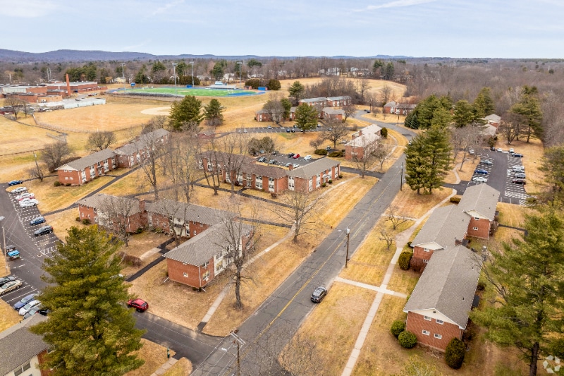 Building Photo - 14 Revere Dr