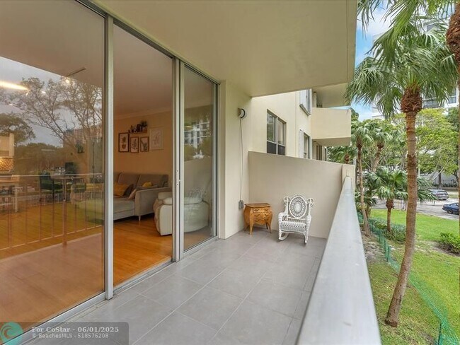 Building Photo - 11111 Biscayne Blvd