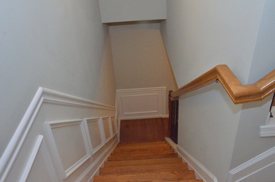 Stairs to Downstairs - Room, Garage & Laundry - 1303 Greychurch Way