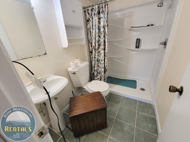 Building Photo - 316 Carl Giles Rd