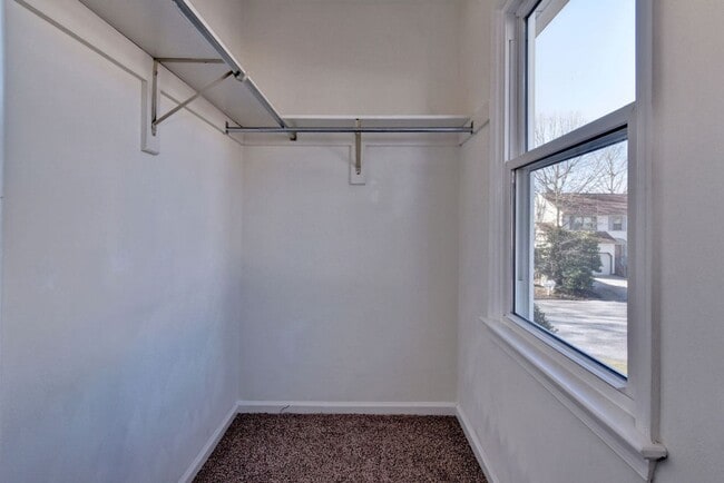 Building Photo - Great Corner Lot in Kiln Creek