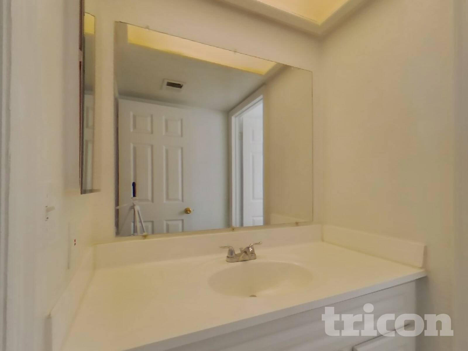 Building Photo - 515 E Rockwood Dr