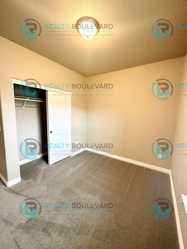 Building Photo - Beautiful 3 Bedroom located in Cold Springs!