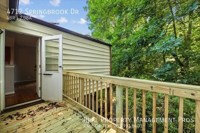 Building Photo - 4712 Springbrook Dr