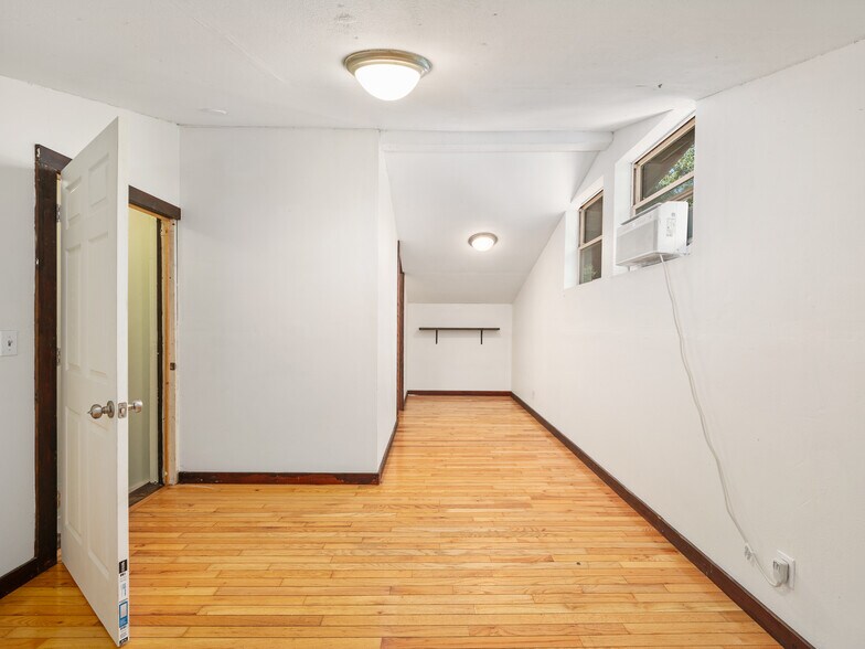 Building Photo - 1896 Highway 80 S