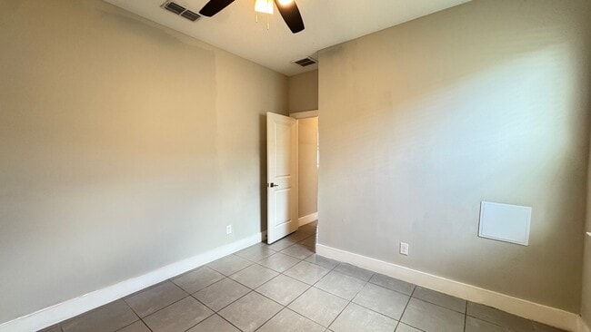 Building Photo - Beautiful 4 Br/2 Ba Home in Poinciana!!