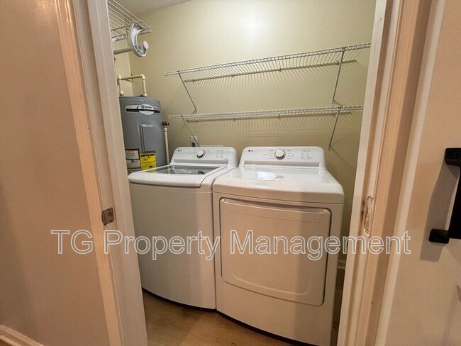 Building Photo - 14046 Aldridge Rd N