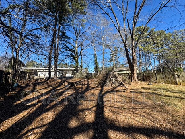 Building Photo - 1826 Clearwater Dr SE