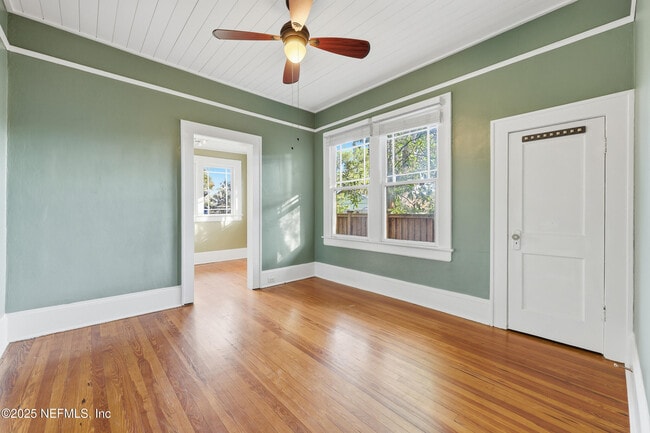 Building Photo - 1047 Cherry St