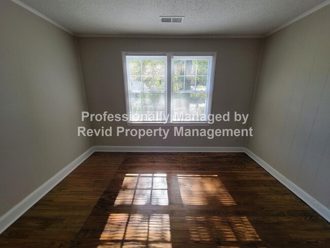 Building Photo - 1419 Depass Rd