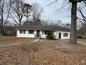 Building Photo - Spacious Rancher in Sandston area