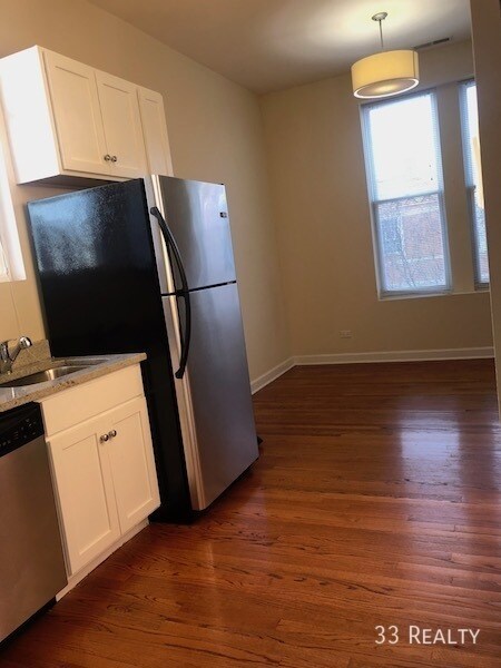 Building Photo - 1058 N Damen-3R