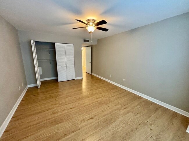 Building Photo - 58 Rumson Ct