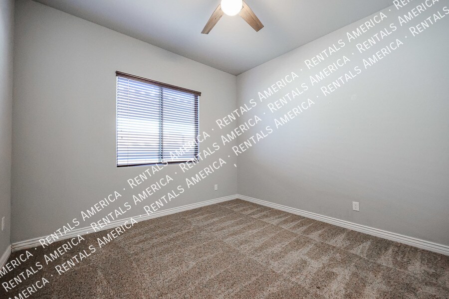 Building Photo - 8544 W Midway Ave