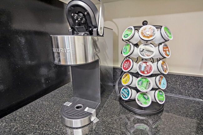 Building Photo - 615 S Columbus St