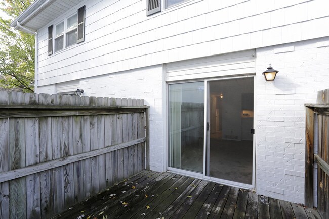 Building Photo - 202 Spring Creek Dr