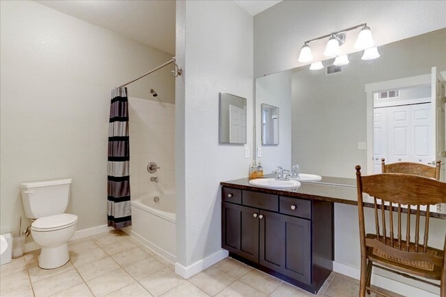 Building Photo - Charming 2-bedroom, 2-bath condo in Erie, CO,