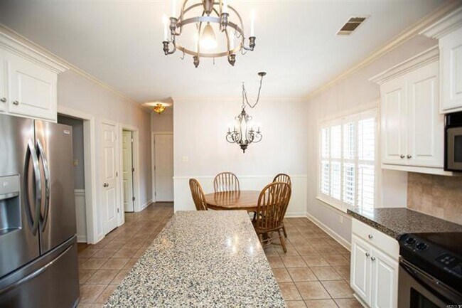 Building Photo - 2601 Sweetgrass-