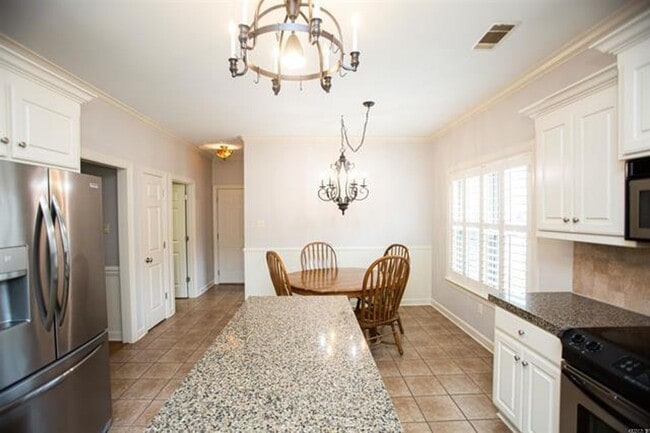 Building Photo - Amazing Woodlands Edge Home