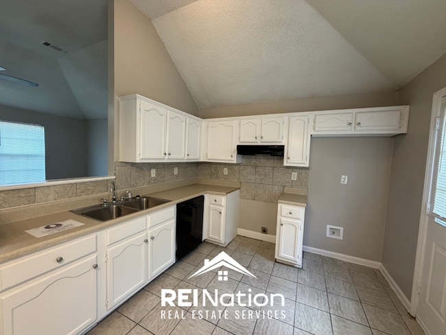 Building Photo - MILLINGTON GEM! 3BR/2BA w/ Vaulted Ceilings & Brick Fireplace | Fenced Yard!