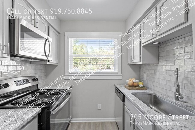 Building Photo - 705 S Moore St