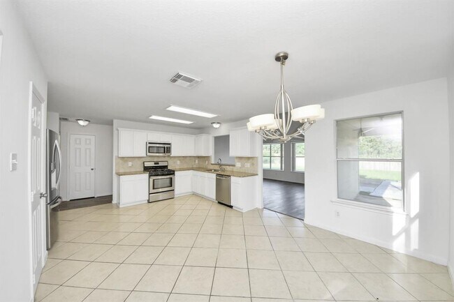 Building Photo - 32310 Archer Park