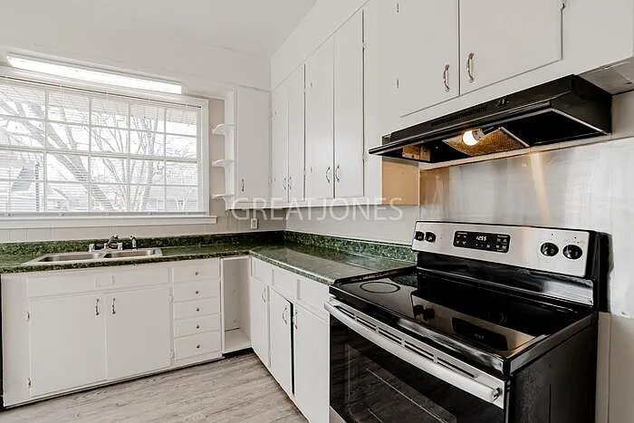 Building Photo - 250 Columbia Rd