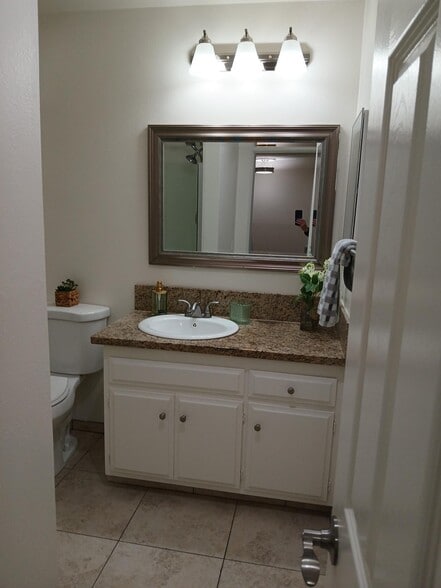 Building Photo - 851 Amigos Way