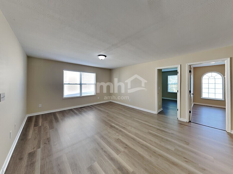 Building Photo - 8333 Parori Ln