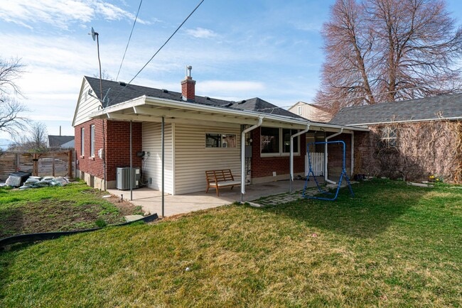 Building Photo - Beautiful Brick Home with Garden, Finished Basement & Detached Garage Office