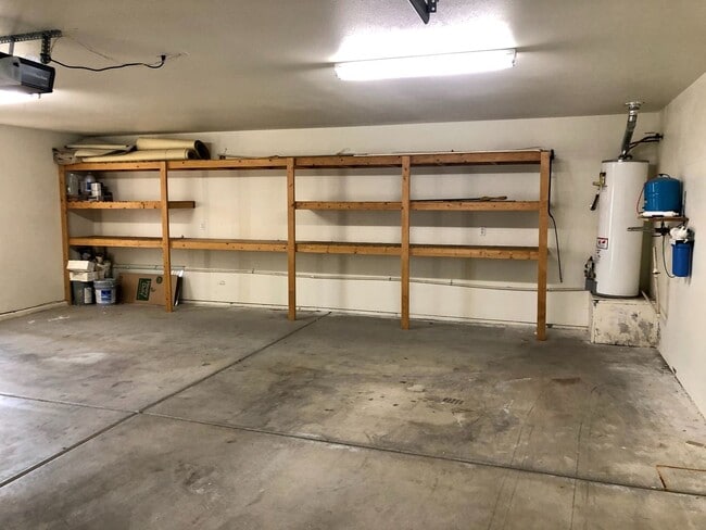 Building Photo - Beautiful 2 Bedroom, 2 bathroom Home in El Camino Village!