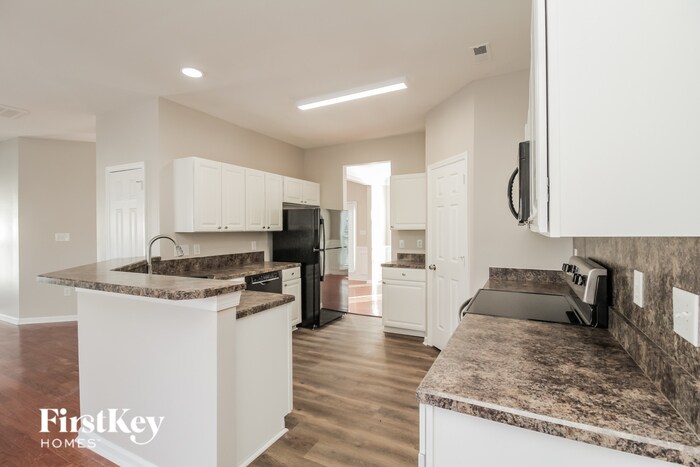 Building Photo - 6619 Hawksnest Dr