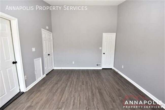 Building Photo - 109 Pinecove Ct