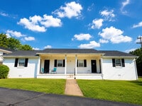 Building Photo - Vista Apartment Homes & Duplexes