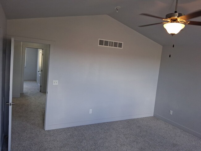 Building Photo - 1097 Johnson St