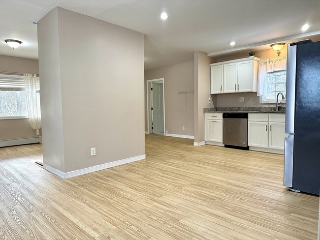 Building Photo - 32 Jerry Way