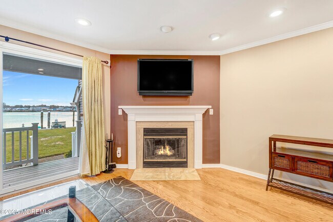 Building Photo - 85 E Water St