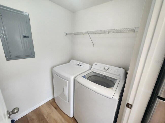 Building Photo - 10873 Windsor Walk Dr