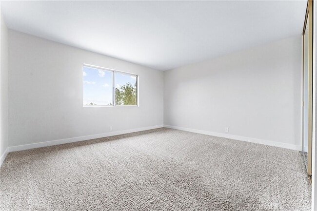 Building Photo - 3620 Sherwood Dr