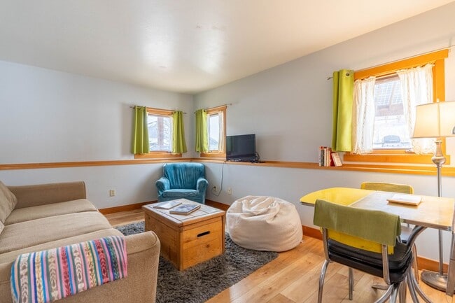 Building Photo - 407 Cascadilla St