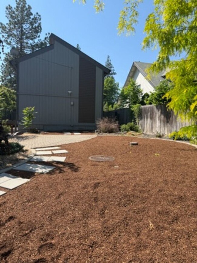 Building Photo - Experience a Stylish Retreat in Spokane’s Heartbeat