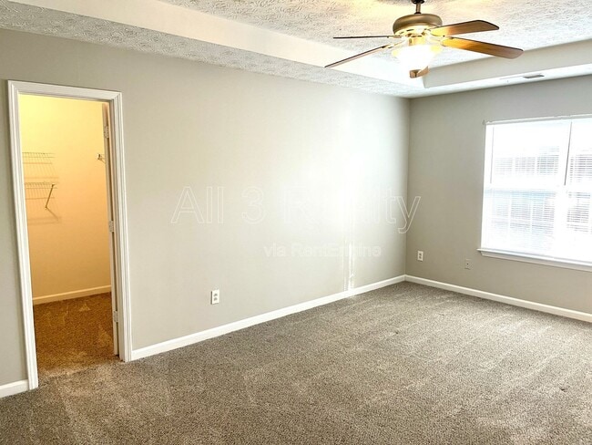 Building Photo - 460 Mountainview Dr
