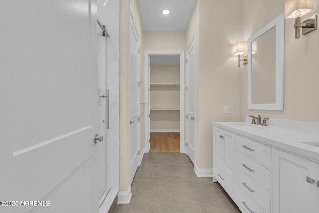 Building Photo - 53 Freesia Dr