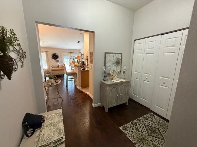 Building Photo - 3/2 Clermont Villa