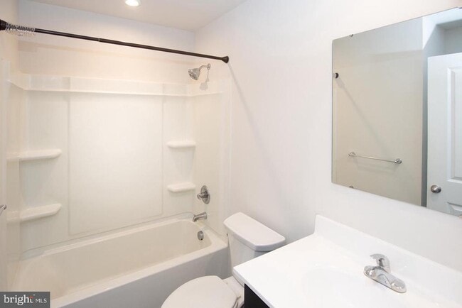 Building Photo - 110 Nelson Ln