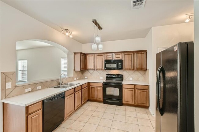 Building Photo - 271 Housefinch Loop