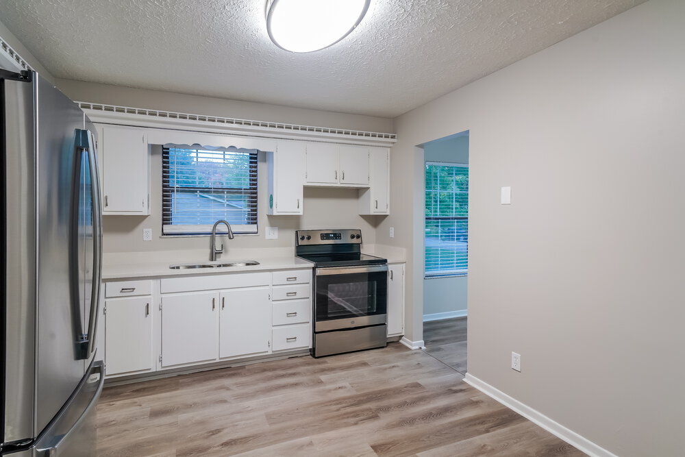 Building Photo - 3420 Wedgewood Dr